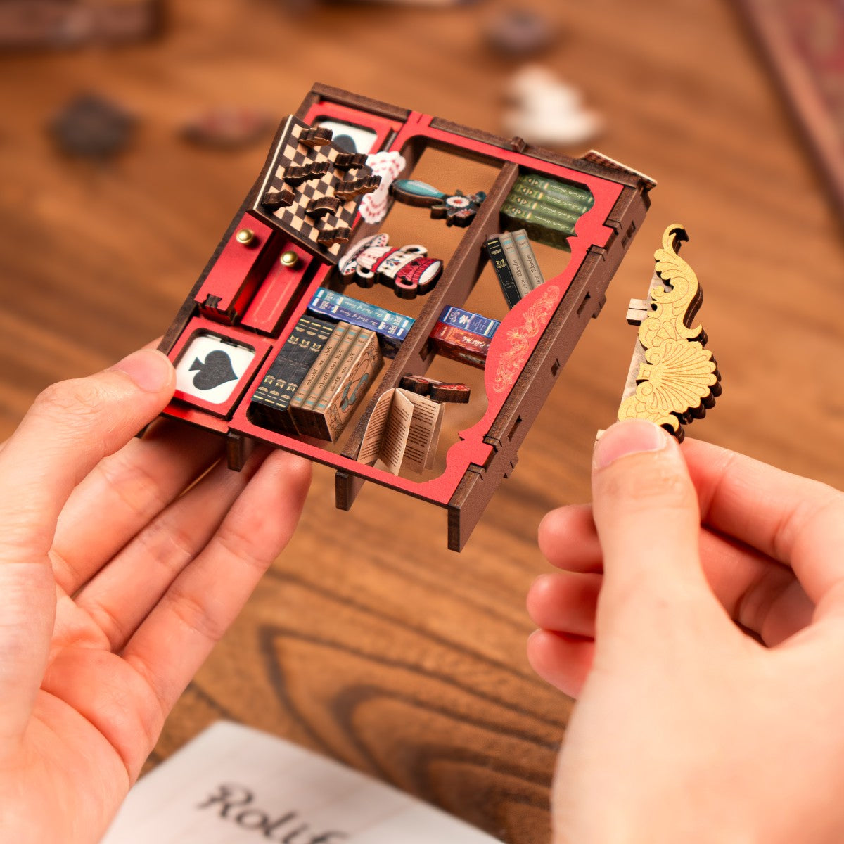Rolife 3D-Holz-Puzzle Book Nook "Fall into Wonder"