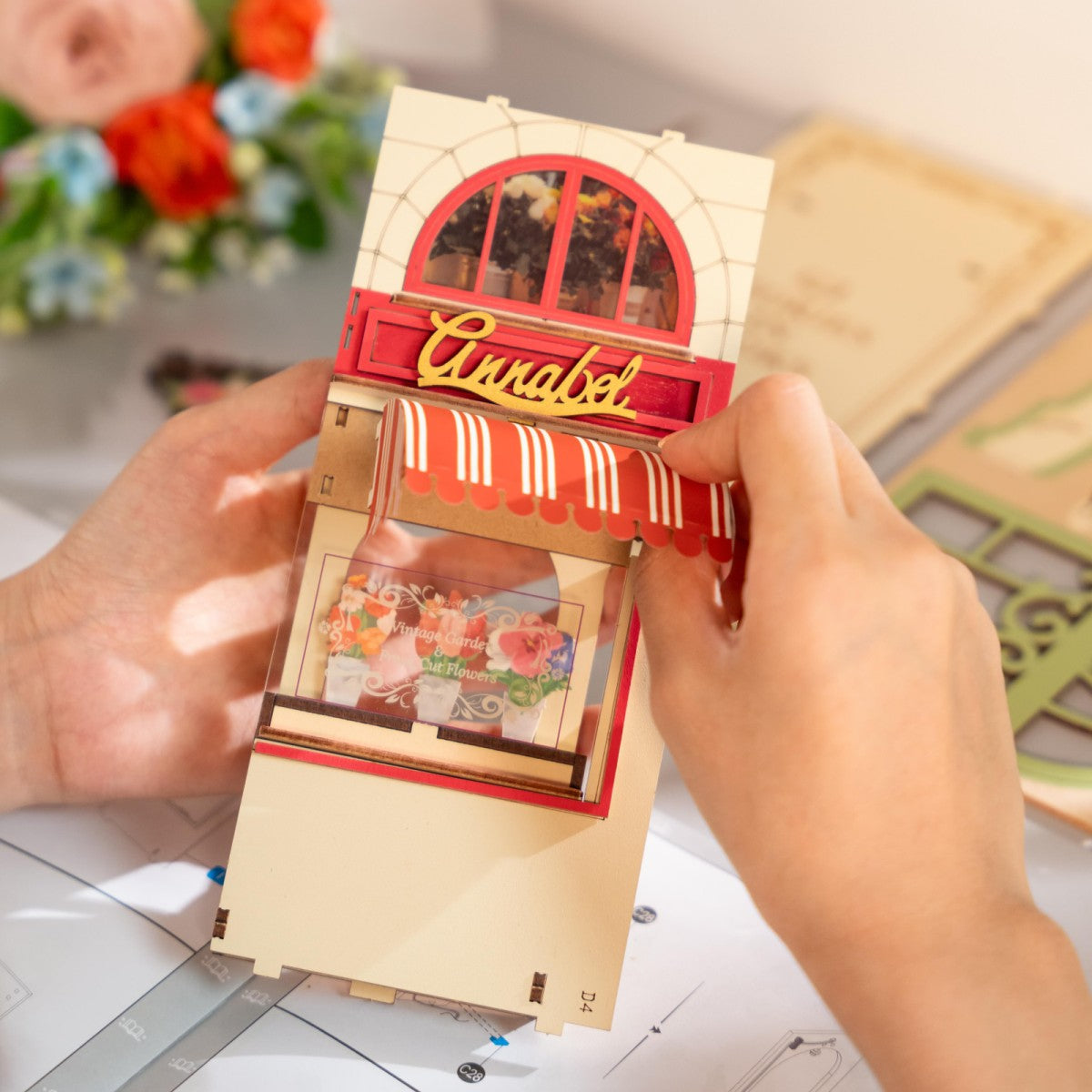 Rolife 3D-Holz-Puzzle Book Nook "Floral Corner"