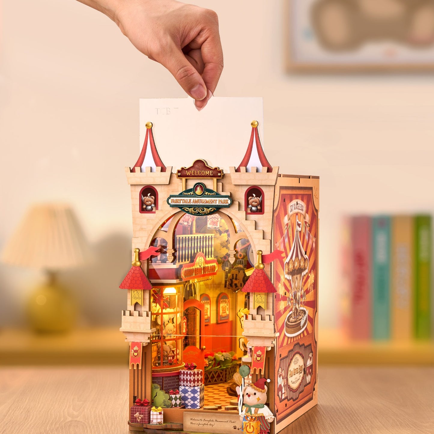 Rolife 3D-Holz-Puzzle Book Nook "Fairytale Amusement Park"