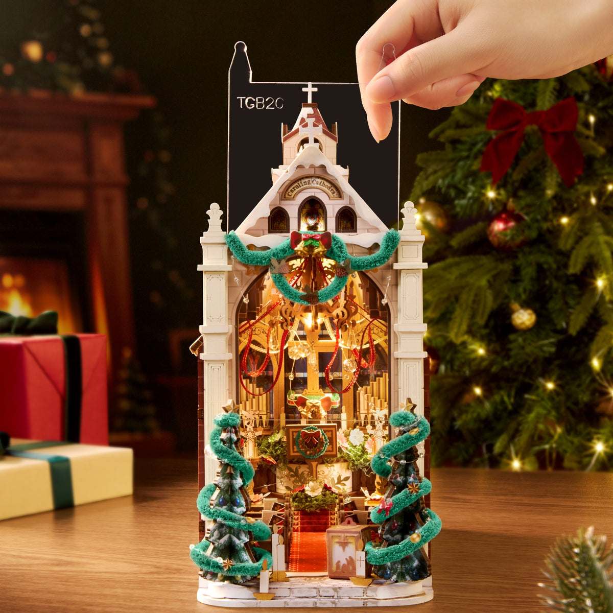 Rolife 3D-Holz-Puzzle Book Nook "Caroling Cathedral"