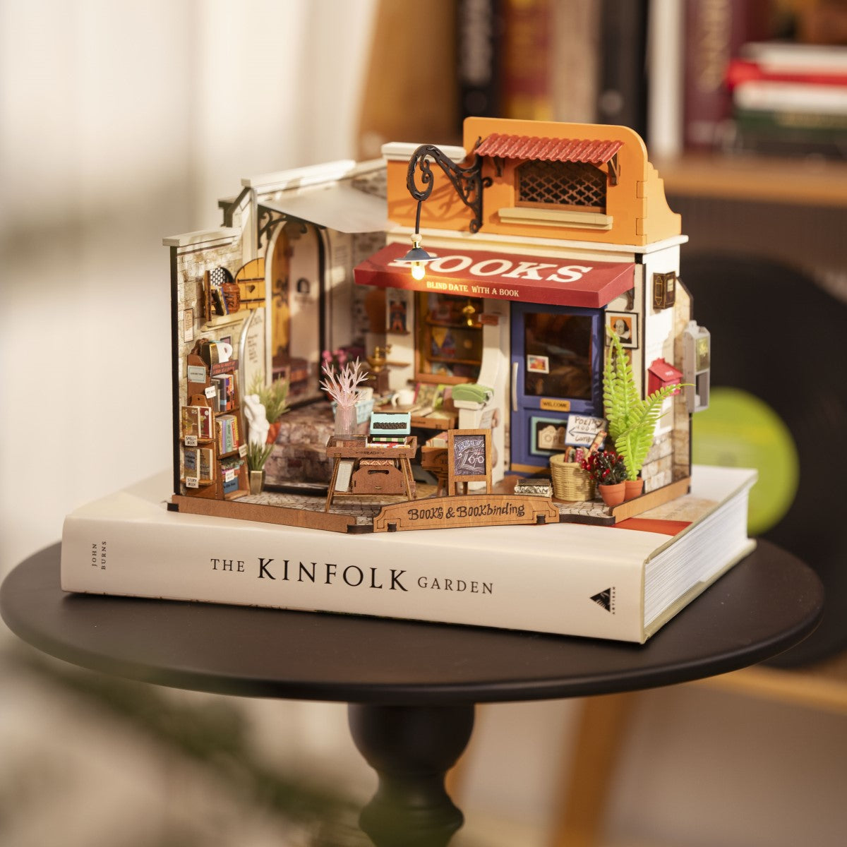Rolife 3D-Holz-Puzzle DIY Miniature House "Corner Bookstore"