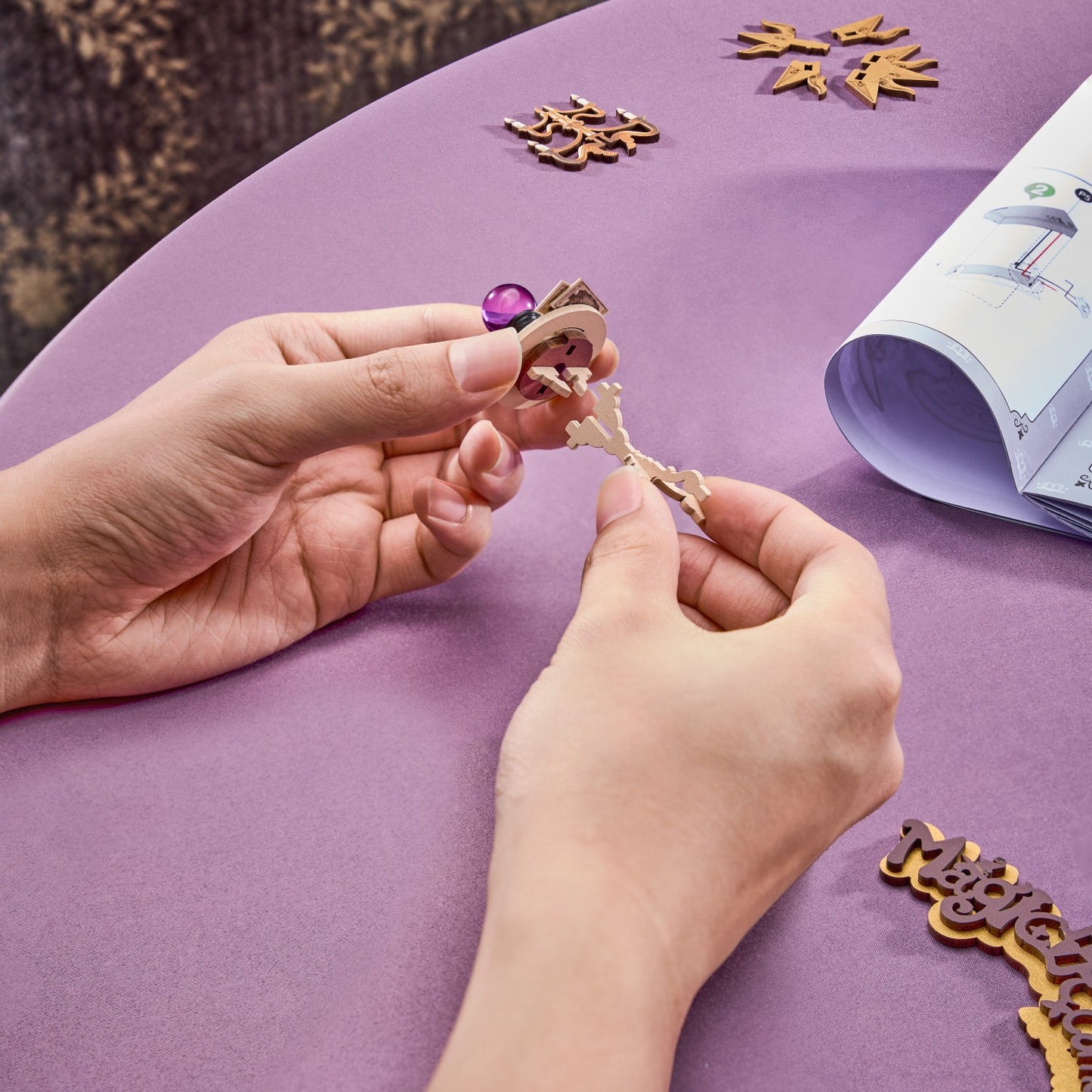 Rolife 3D-Holz-Puzzle Book Nook "Magic Fantasy Corner"