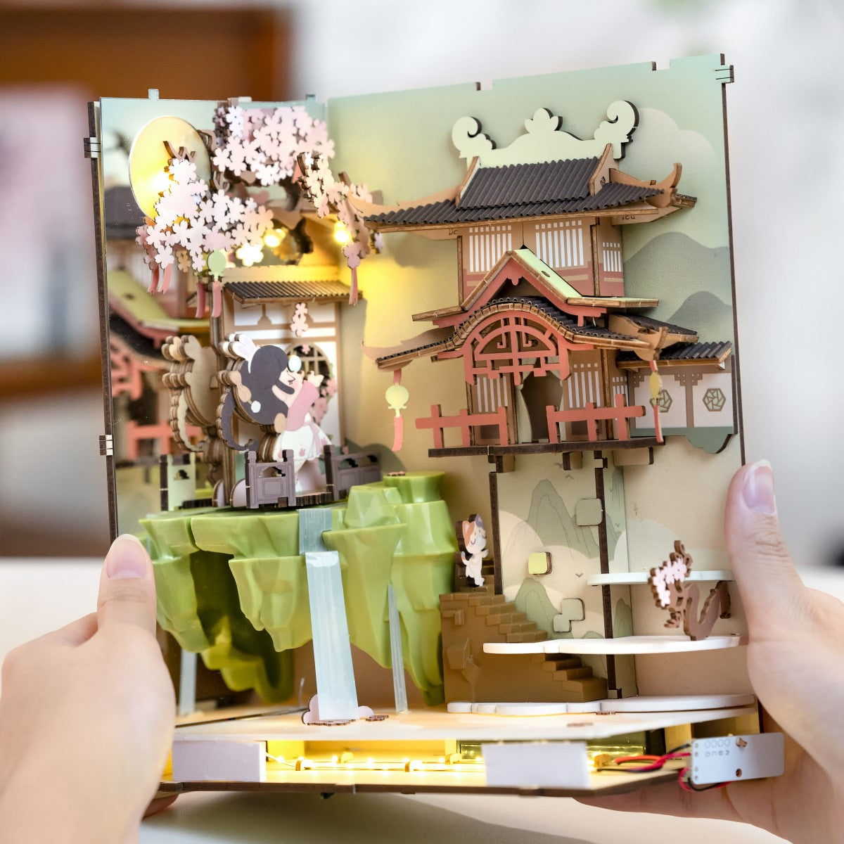 Rolife 3D-Holz-Puzzle Book Nook "Falling Sakura"