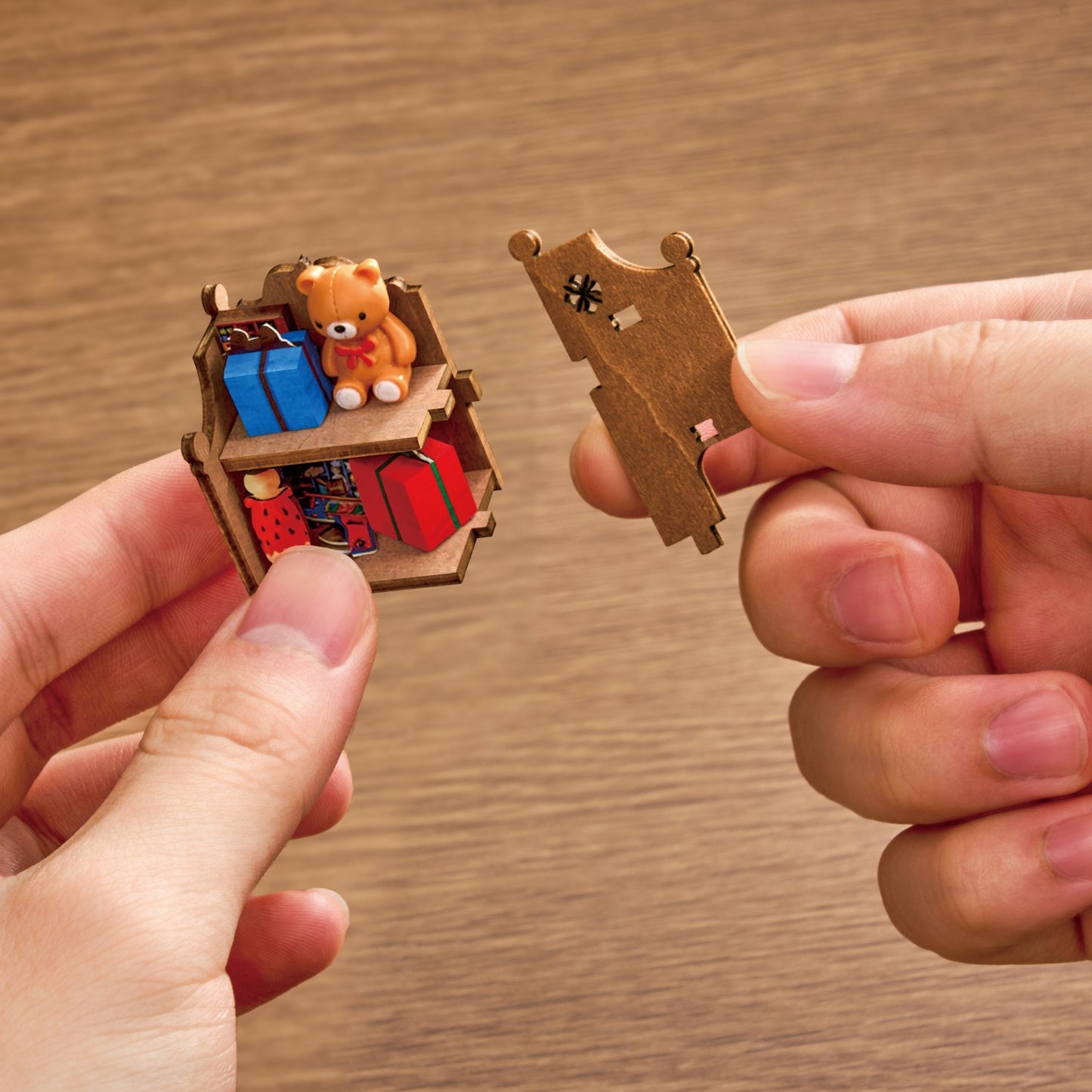 Rolife 3D-Holz-Puzzle Book Nook "Treasure Toy Shop"